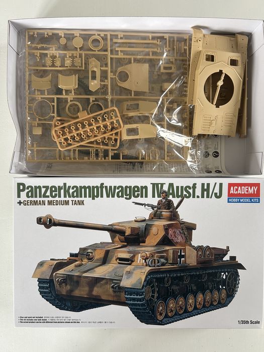 Czołg Panzer IV H/J model do sklejenia Academy 13234