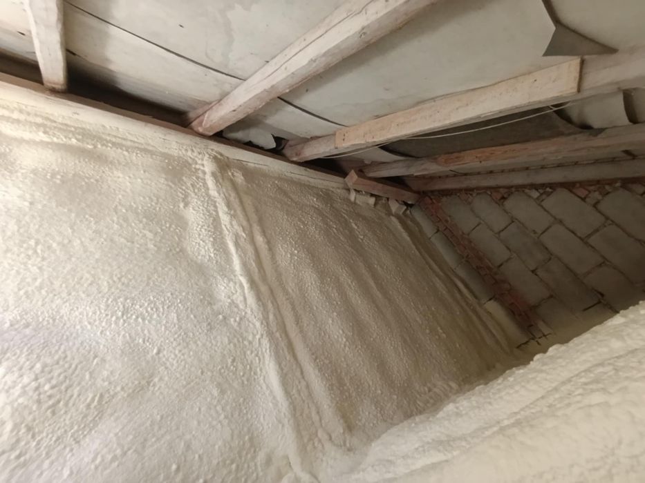 Izolacja Pianą PUR Poddasza Fundamenty Hale