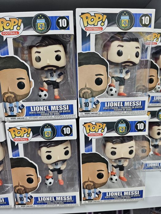 Messi e outros funko Pop futebol