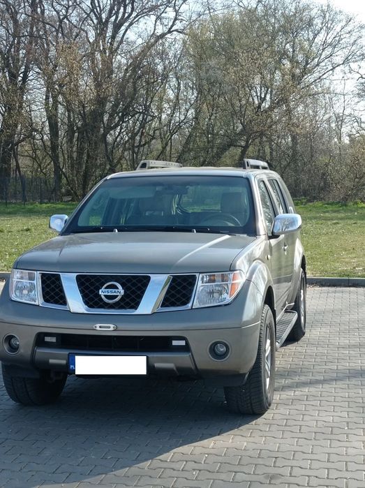Nissan Pathfinder Nissan Pathfinder 4.0 V6 7 miejsc