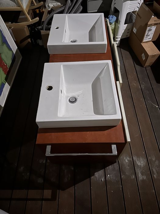 Lavatorio e armarios