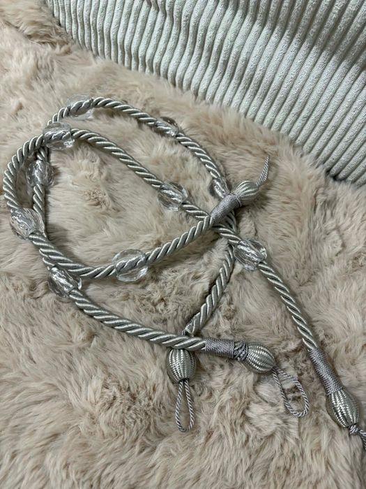 dekoracyjny upinacz do zasłon z kryształkami