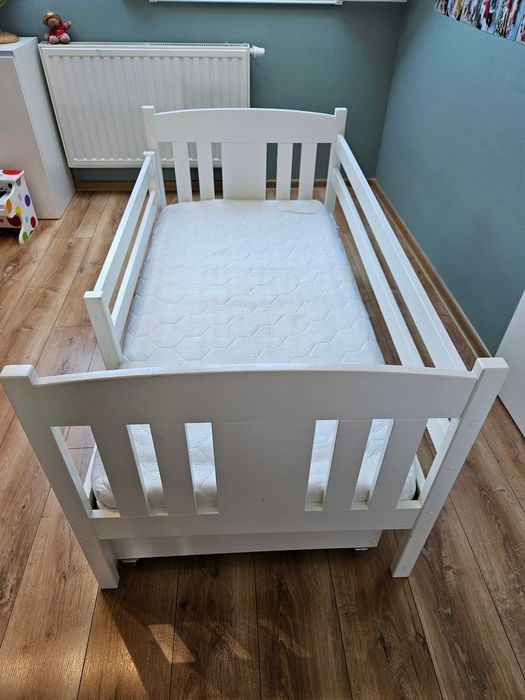 Łóżeczko dziecięce białe z materacem (w cenie) 140x70