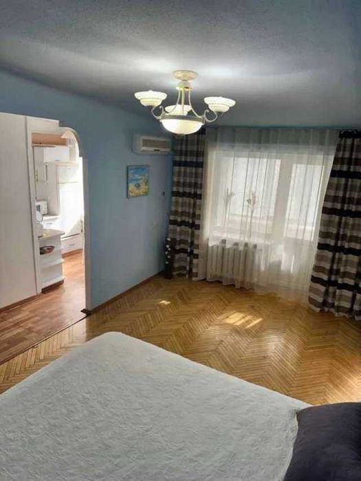 Продам 2-кімн. Лабораторна вул. 28, 44 м.кв