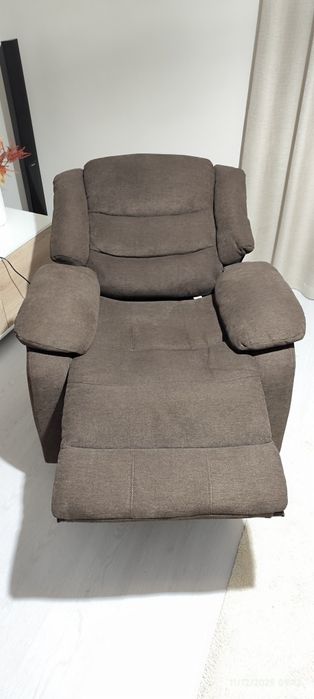 Sofá reclinável em tecido