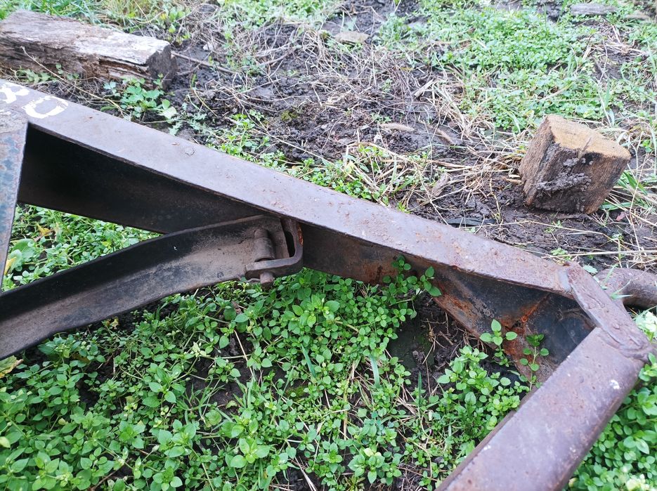 Причеп одноосний шасі