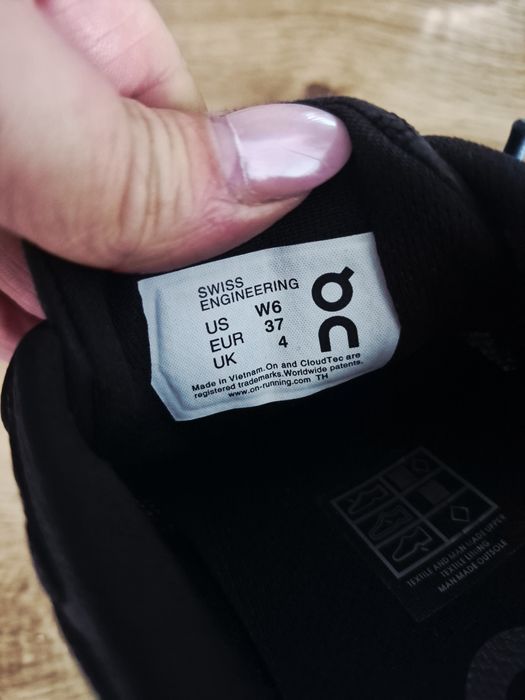 Buty on cloud running 37 czarne