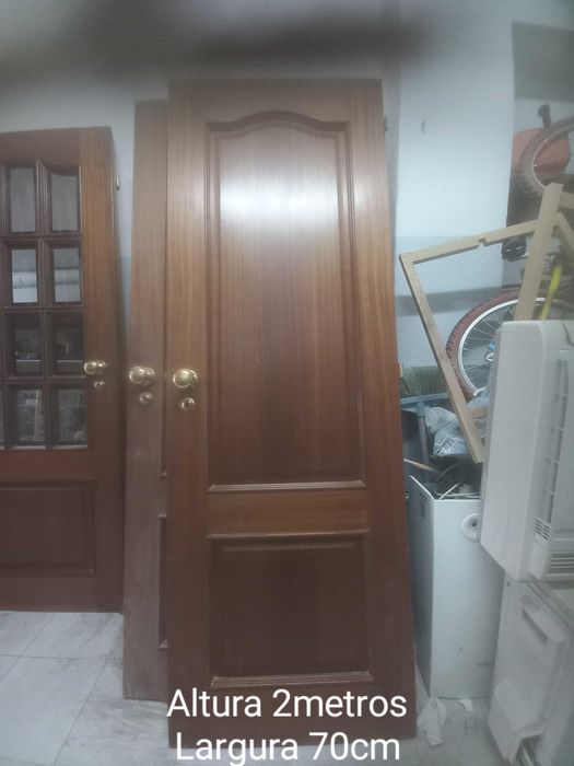 Portas de interior em madeira maciça