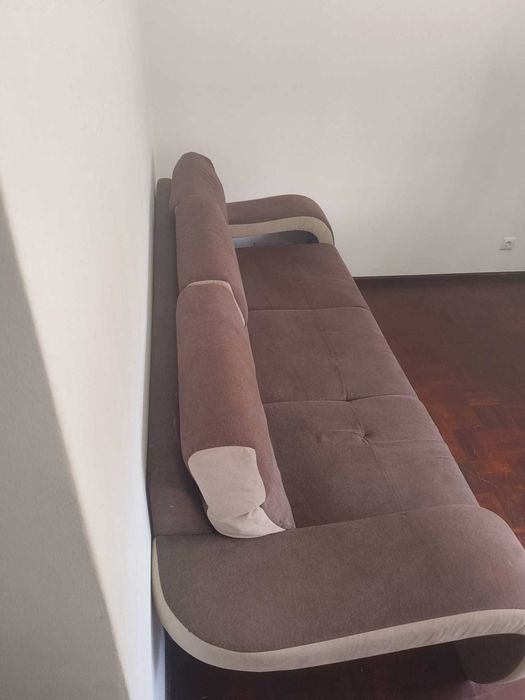Sofá 3 Lugares Castanho (2,30m x 90cm)