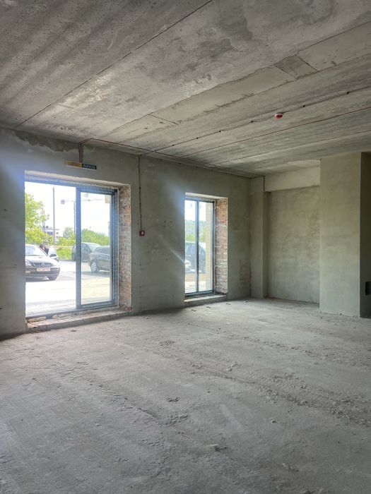 Продаж комерційного приміщення 128,95 кв.м у м. Пустомити