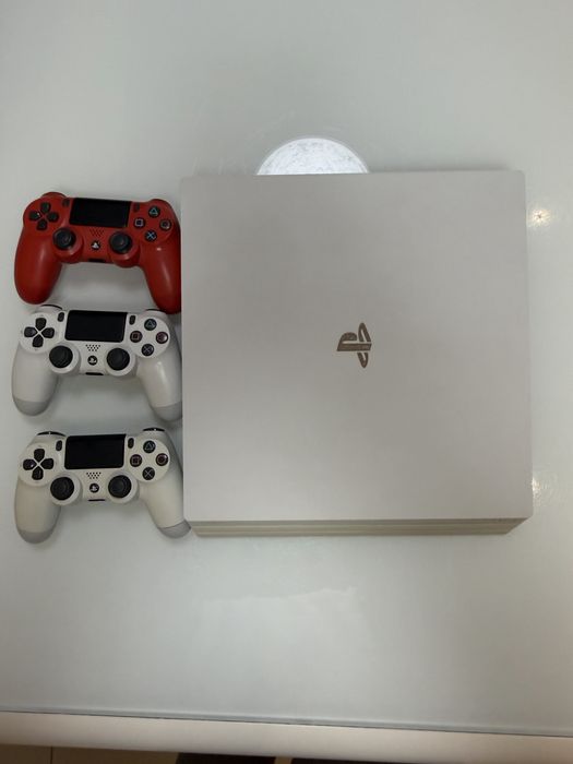 PS4 Pro 1TB Destiny 2 Edition Glacier White + 3 Pady / PlayStation 4