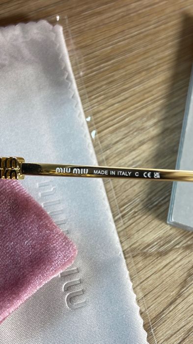 Окуляри від міу міу