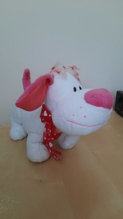 Piesek pluszowy bialo - różowy 25 cm