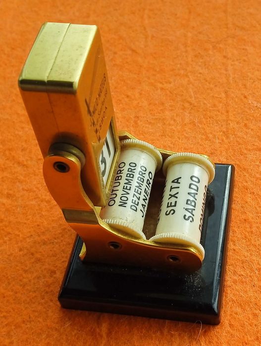 Antigo Caléndário de Secretária