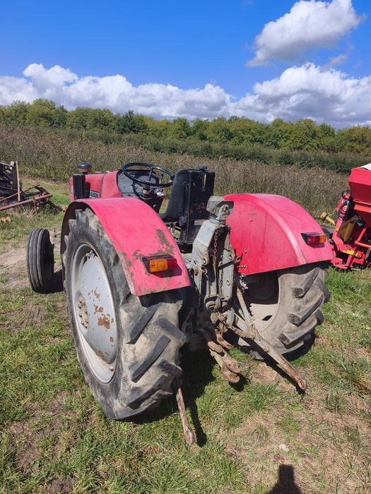 Sprzedam ciągnik Massey Ferguson  235 3p sadowniczy  Hurliman  60Hp