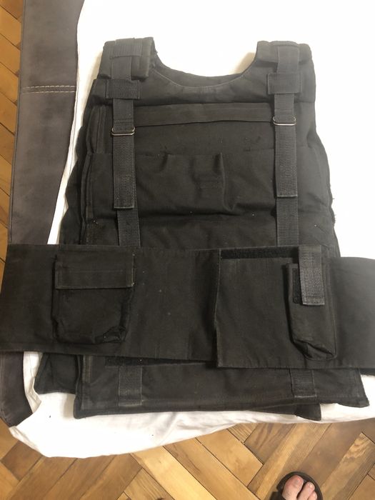 Для захисту тіла  та органів