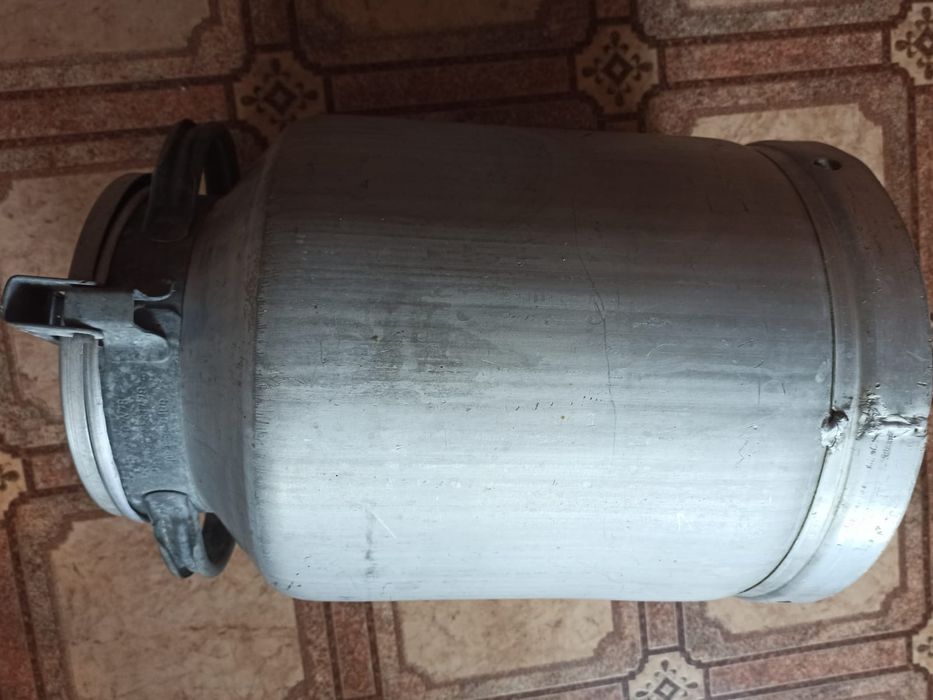 Продам металлическую ёмкость для воды