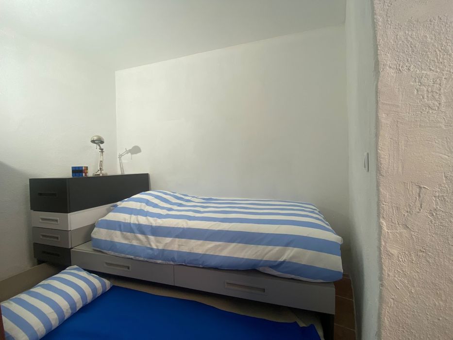 Cama de Solteiro  com colchao solteiro  e segunda cama