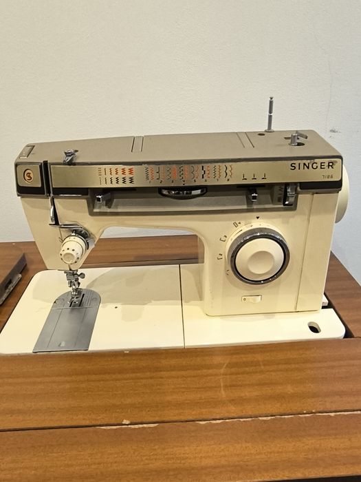 Máquina costura Singer