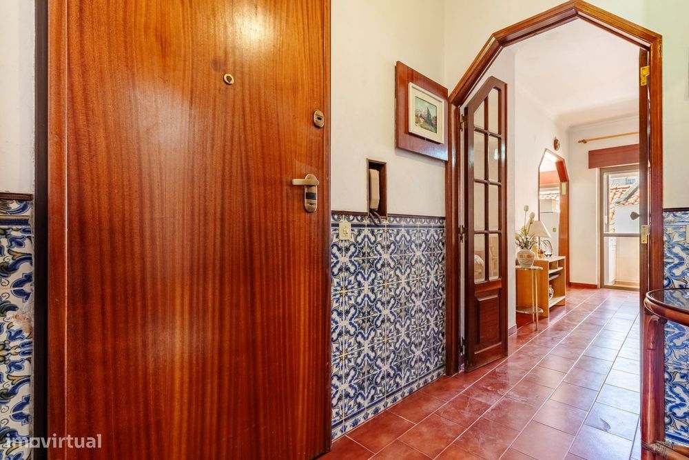 Apartamento T1 c/ Varanda e Marquise, a 550m da Praia, na Costa da Cap