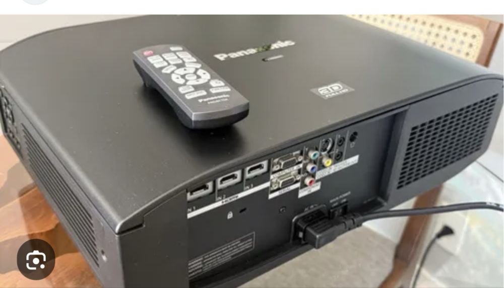 Projetor Panasonic PT AE 8000