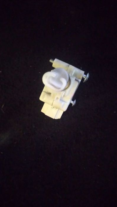 Fecho Da Tampa Do Combustivel Volkswagen Passat Variant (3B5)