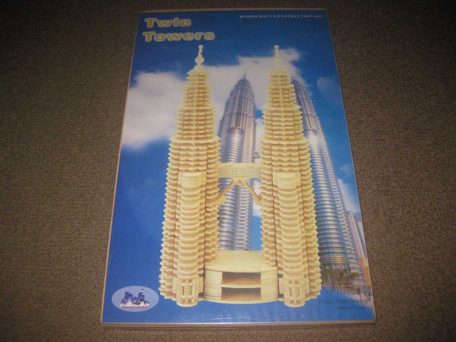 Maquete em Madeira "Twin Towers" Nova e Embalada!