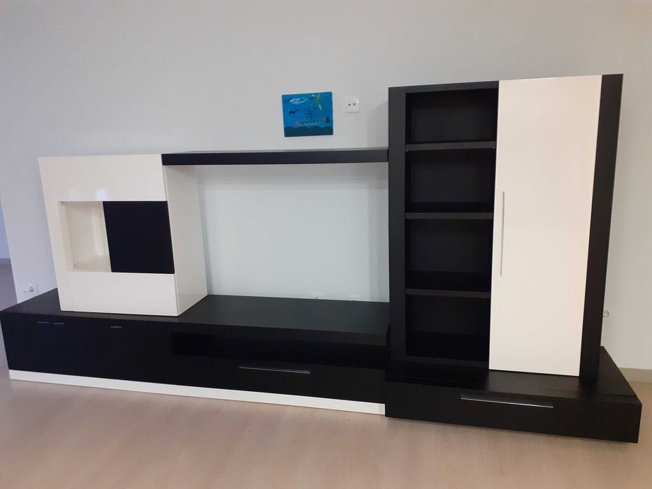 Móvel de sala com garrafeira