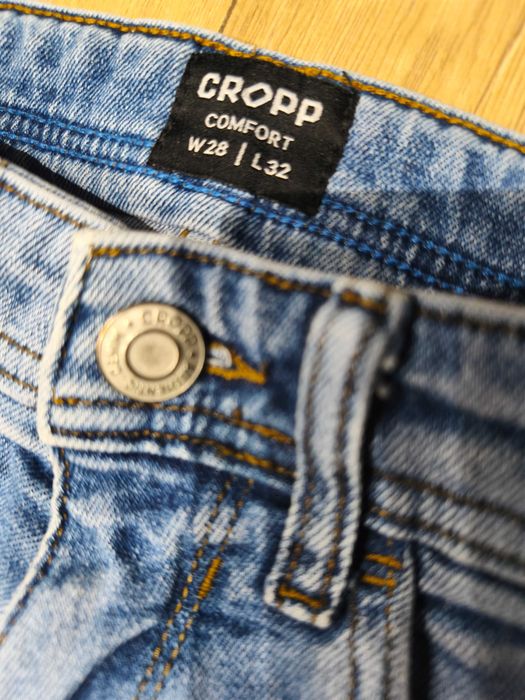 Spodnie jeansy Cropp 28/32 comfort