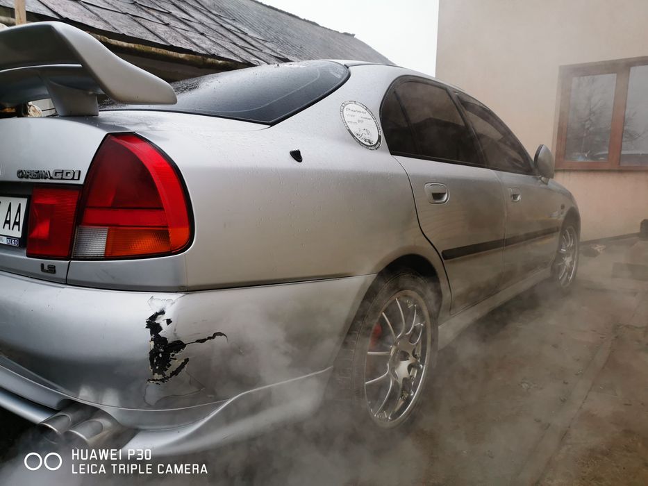 Mitsubishi Carisma 1,8 бензин