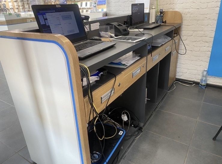 Продам готовий комплект меблів для магазину