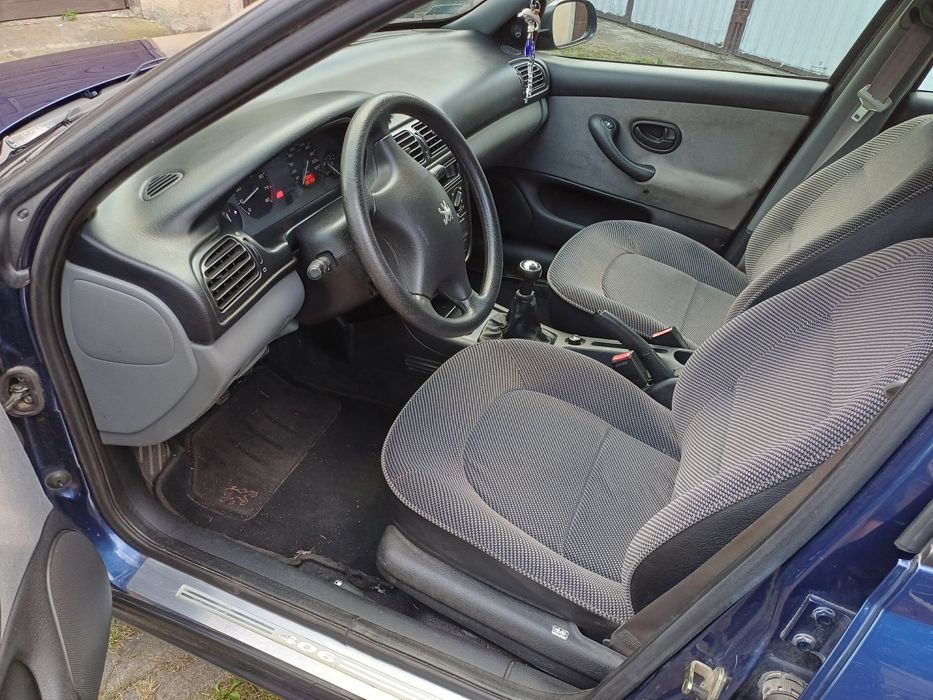 Peugeot 406 Sedan 1.8 Benzyna  przebieg 130000km