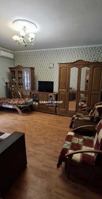 Продається двоповерховий будинок