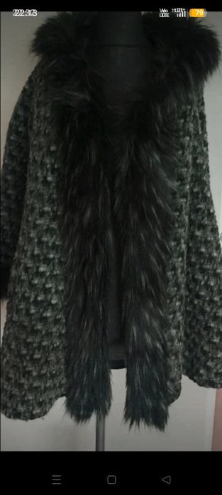 Śliczne wełniane wdzianko