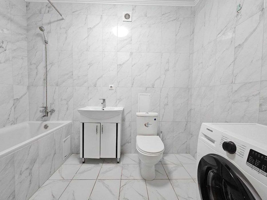 Продається 1-кімнатна квартира площею 42 м² по вулиці Хоткевича.