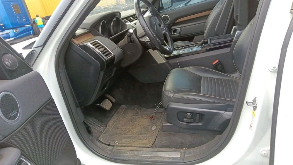 LAND ROVER Discovery 2017 VIN SALRRBBV8HA044943 фото оголошення 9 з 23