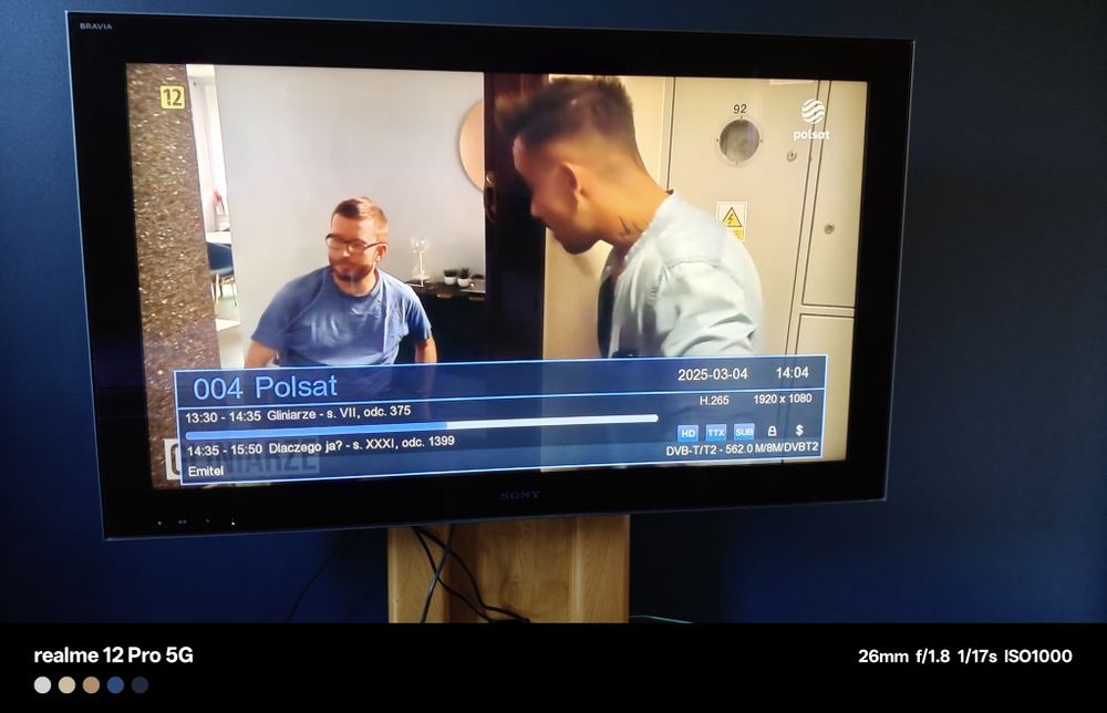 Telewizor 46" + stolik