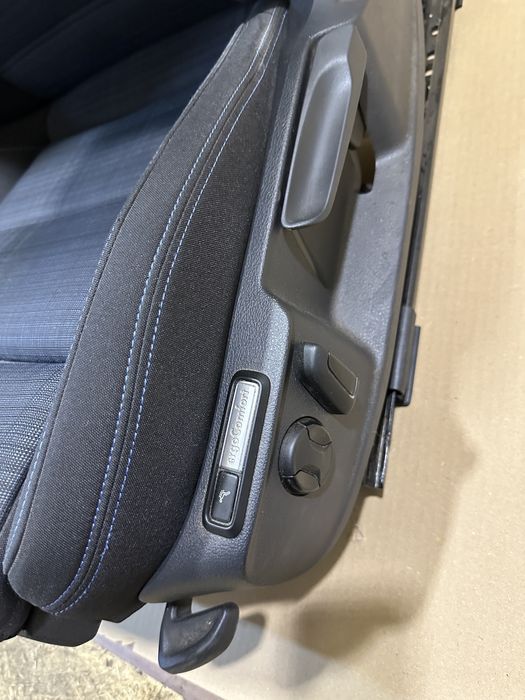 Fotele grzane boczki drzwi  Passat B8 lift GTE