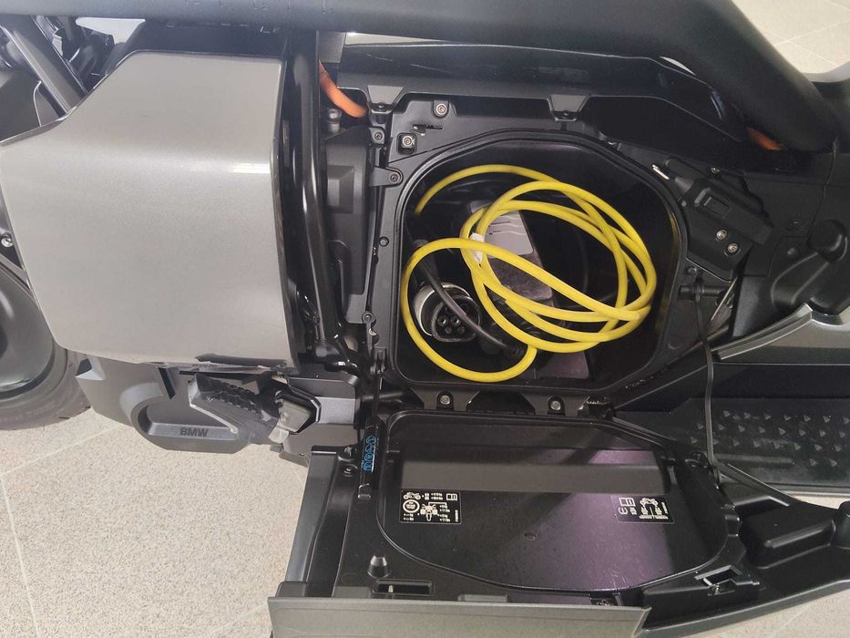 BMW CE04 2022 IVA Dedutível