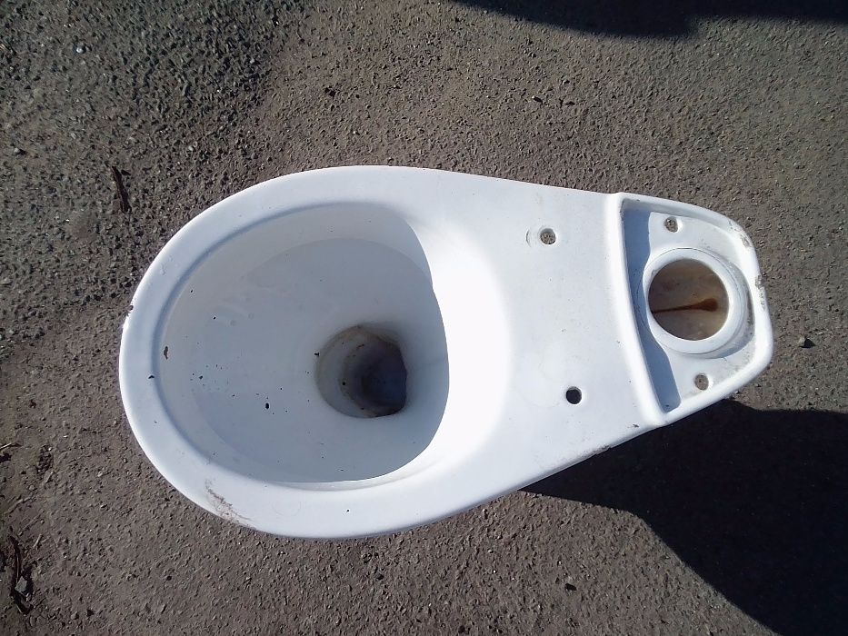 Унитаз с сиденьем строительный унитаз бу плюс гофра бу в подарок