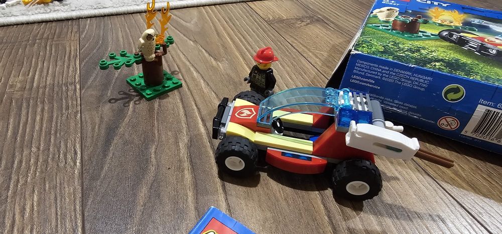 LEGO 60247 i 60249
