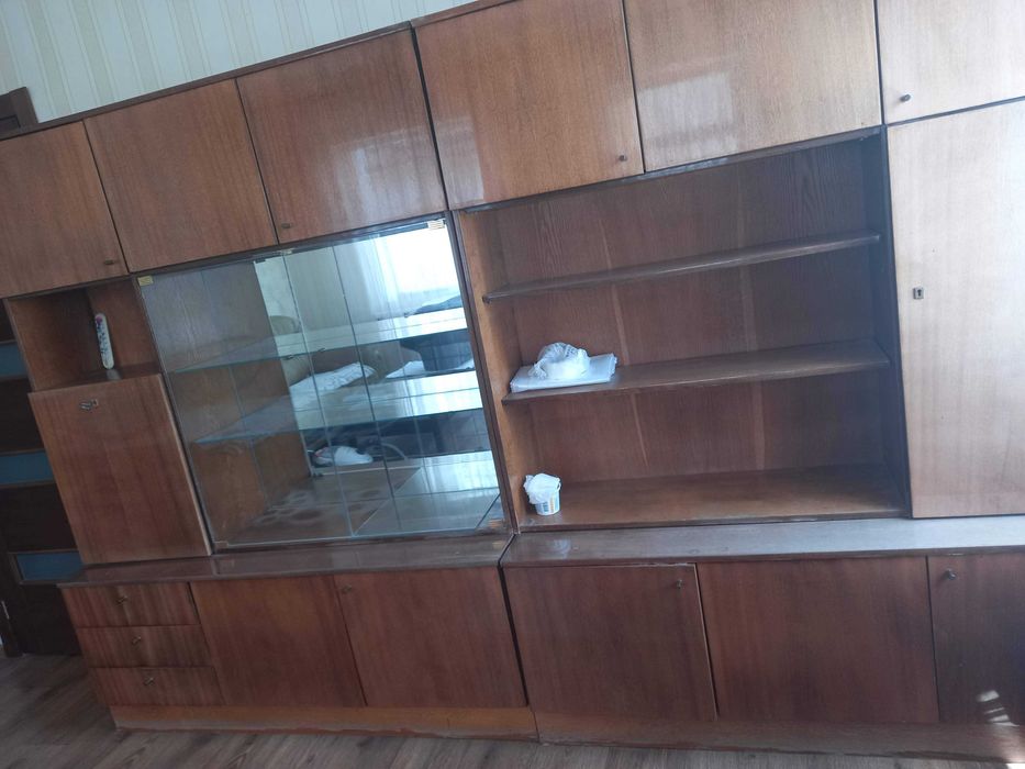 Меблі,  шафа- стінка вживана   в гарному стані