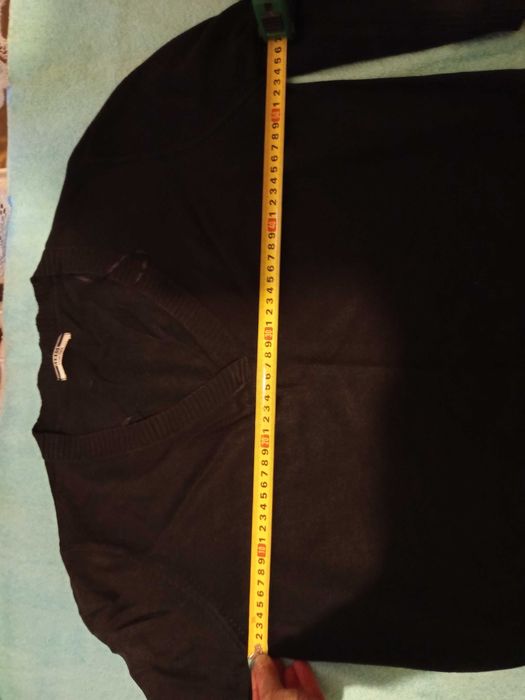 damski sweterek czarny