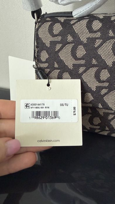 Сумка calvin klein, allover monogram flap crossbody bag calvin klein black
