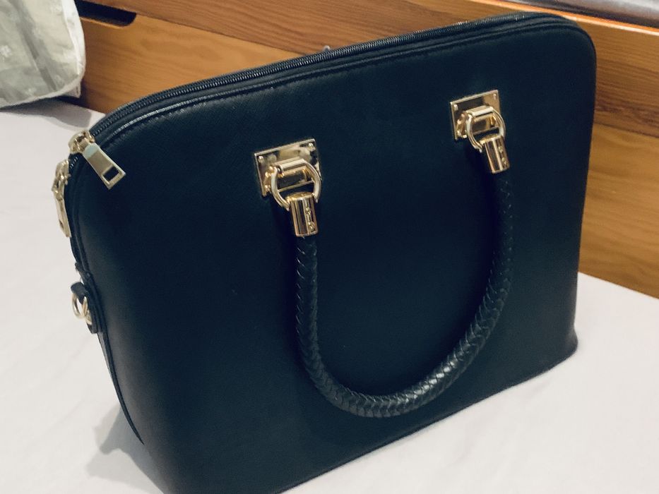 Czarna pojemna torebka