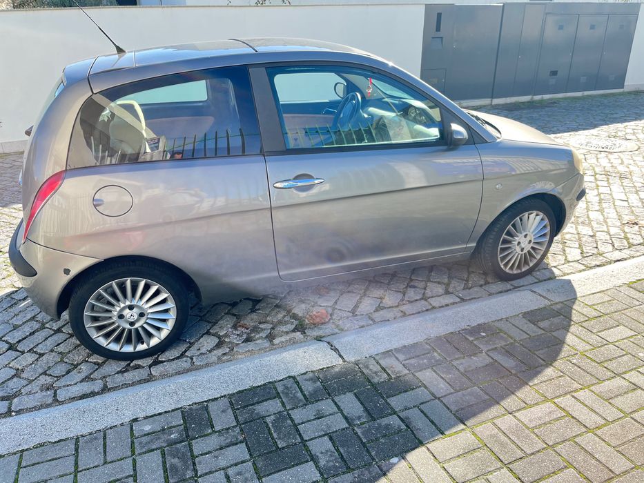 Lancia Ypsilon 1.3 multiject automático