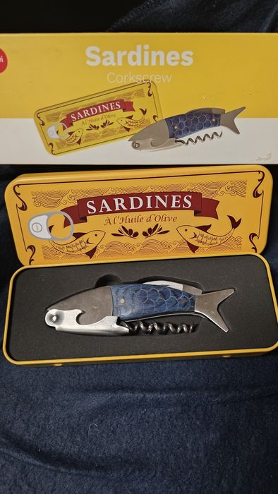 Saca rolhas sardinha.
