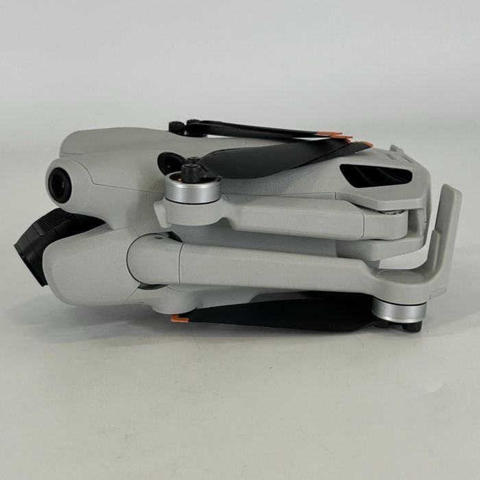DJI Mini 4 Pro Fly More Combo, like new, with invoice, warranty, and DJI Care64309730123137124