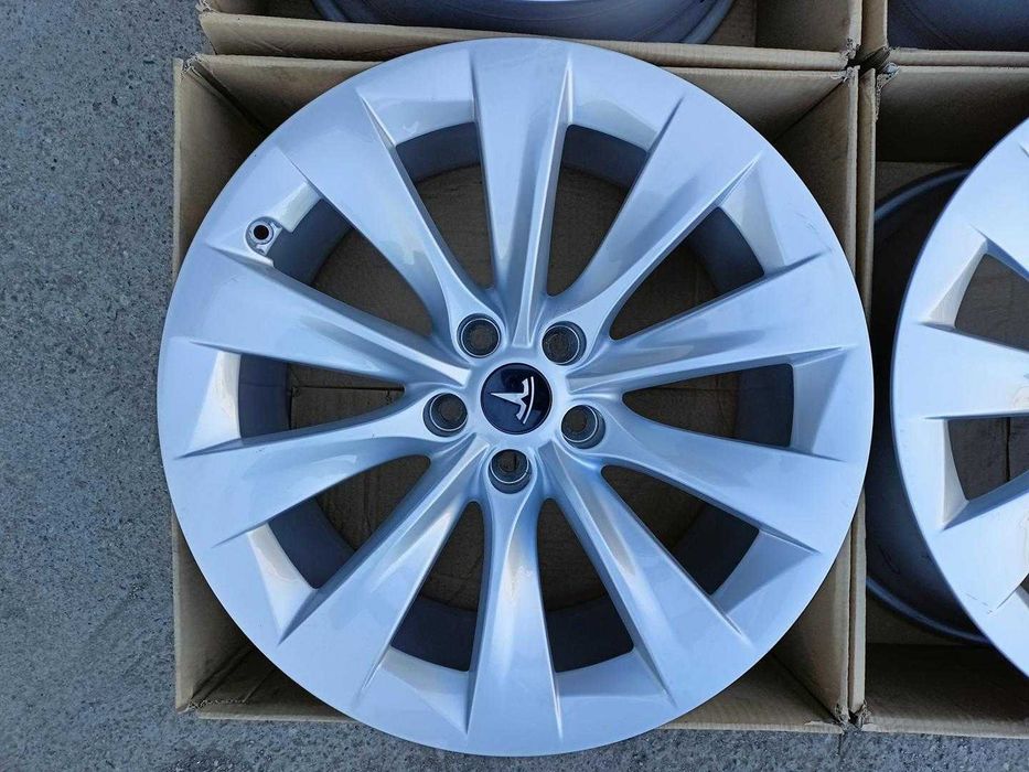 Oryginał felgi 20cali Tesla model X 5x120 nr2165