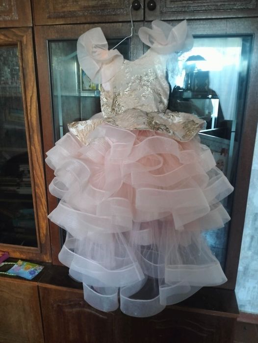 Продам гарну сукню